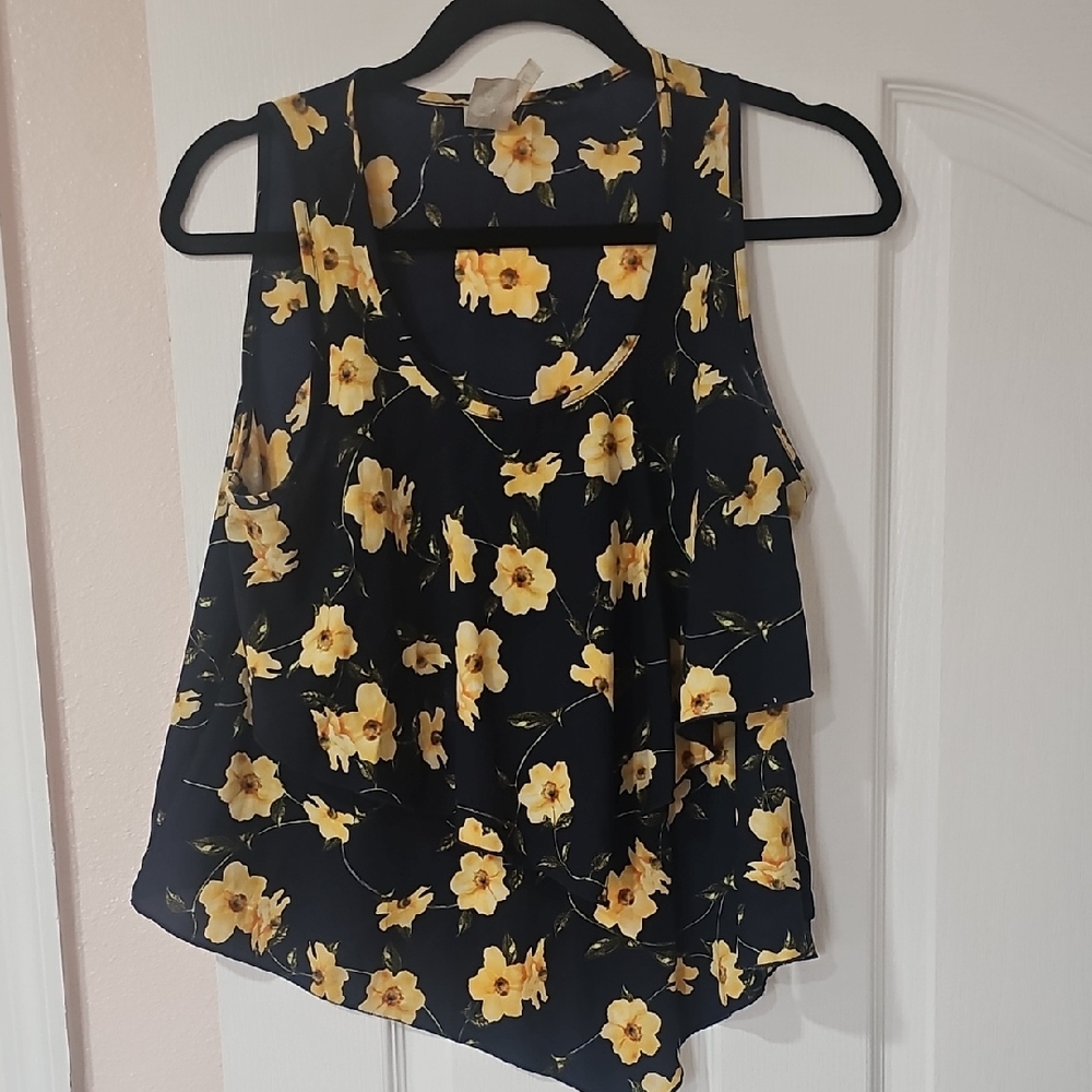 5 /$20 Floral Sleeveless Top